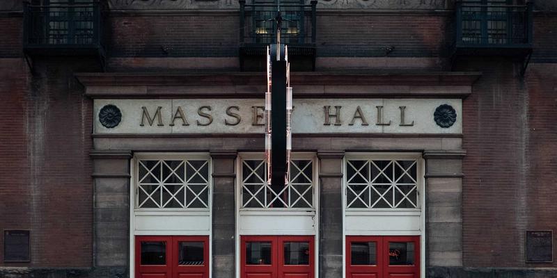 高端酒店如何通过智能POS系统整合客房迷你吧、水疗中心及餐厅消费，实现一体化零售与餐饮解决方案